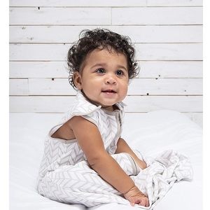 NWT organic sleep sack size M 9-12 mos GOTS certified cotton neutral chevron